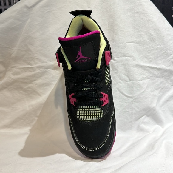 Air Jordan 4 Retro “Fuchsia” NEW - Picture 2 of 8
